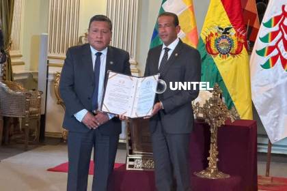 Luis Fernando Camacho jura como embajador de Bolivia ante Paraguay