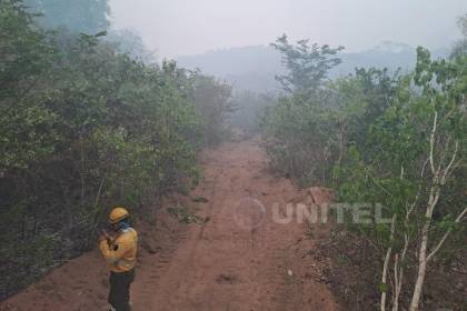 “Estos incendios nos están devastando”: Claman por ayuda ante el avance del fuego en Roboré