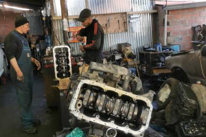 “Está malogrando motores”: Choferes y mecánicos reportan más fallas en autos debido a la gasolina de “mala calidad” 