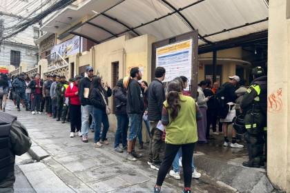 Se registran filas en varias ciudades del país por certificados de impedimento tras las subnacionales
