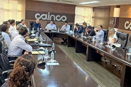 YPFB y Cainco se reúnen para tratar temas de hidrocarburos y combustibles