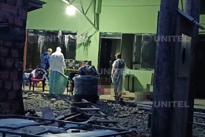 Hallan los cadáveres apuñalados de un hombre y una mujer en un inmueble en el trópico 