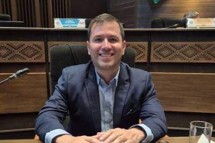 Senador Roca dice que pedirá a la Fiscalía alerta migratoria para todas las personas nombradas por Beller
