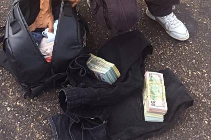 Secuestran fajos de dólares en una avioneta que tenía previsto partir de Santa Cruz a Trinidad 