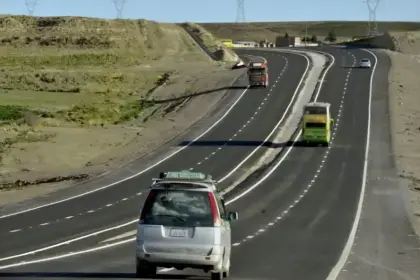 Un niño muere atropellado por un vehículo en la carretera La Paz–Oruro, reporta la Policía