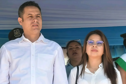 “Desde la distancia, fuerza”: Lara envía mensaje a su esposa, la diputada Diana Romero tras descompensación en sesión