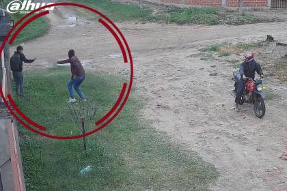 Videos muestran dos atracos registrados el fin de semana por delincuentes armados en motocicleta