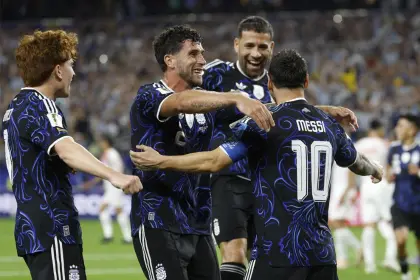 Argentina se pasea ante Jordania con goleada y avanza con puntaje perfecto