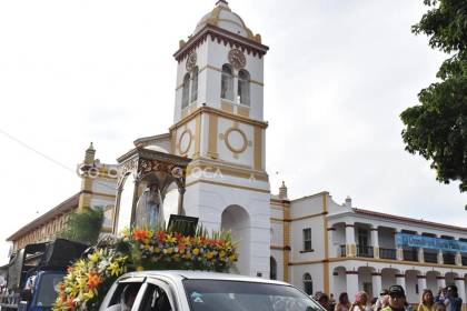 La Mamita de Cotoca, con sus mejores galas, aguarda la visita de miles de feligreses 