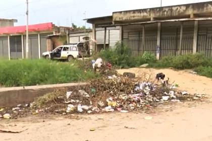 El hombre hallado muerto que estaba tapado con basura murió atropellado, señala fiscal 