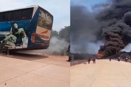 Video: Así inició el incendio de un bus con pasajeros en una carretera de Pando