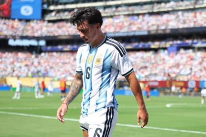 Lisandro Martínez se lesiona y es reemplazado por Otamendi en Argentina