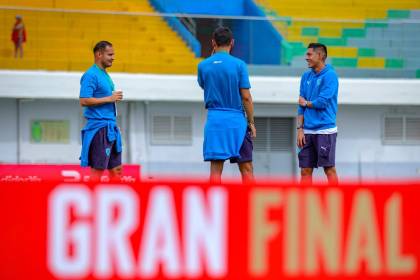 Minuto a minuto: Equipos confirmados de San Antonio y Bolívar para la final única (0-0)