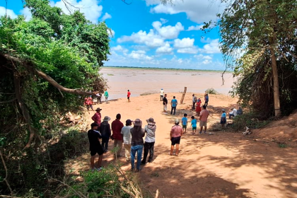 Montero Hoyos: Crecida del Río Grande destruye defensivos; los comunarios temen se produzca una inundación 
