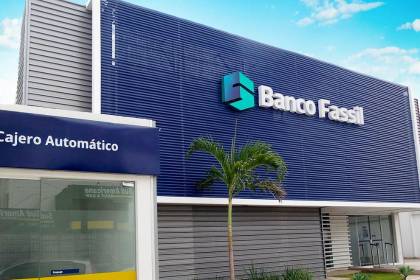 Expresidente del banco Fassil fue operado del corazón y su abogado dice que “está en peligro su vida”