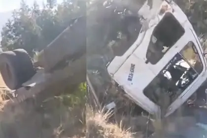 Dos personas resultaron heridas tras el embarrancamiento de un camión en Cochabamba