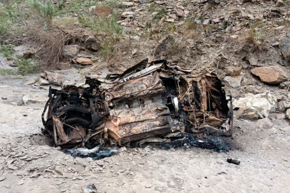 Reportan al menos cinco fallecidos por la caída de un vehículo a un barranco en La Paz