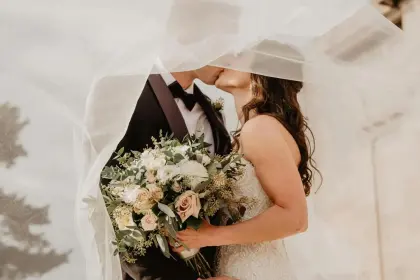 ¿Padrino de bodas regaló Bs 10 millones a los novios? Esto ocurrió en El Alto
