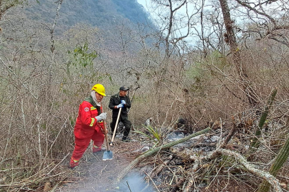 El fuego amenaza a vertientes de agua en los valles cruceños