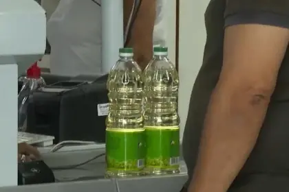 “Cada mes podemos comprar dos botellitas de aceite”, personas denuncian racionamiento en Emapa