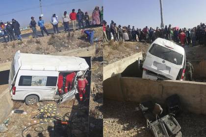 Al menos seis fallecidos y siete heridos luego que un minibús se encunetara en la ruta La Paz – Oruro