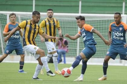 Minuto a minuto: Guerrero anota el segundo gol de The Strongest ante Royal Pari (2-0)