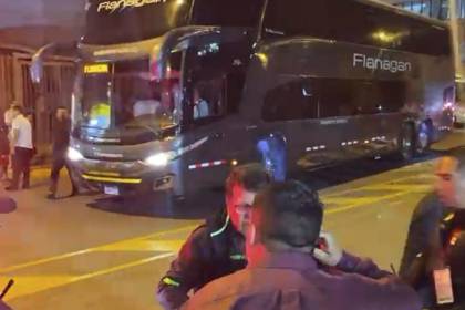 Video: Incidentes en la llegada del bus de la Verde al estadio Nacional de Lima