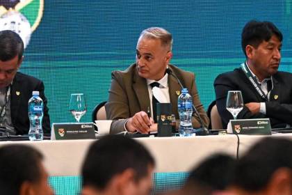 “El repechaje está en riesgo”, dice Costa sobre posible sanción a la Federación