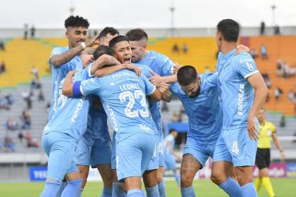 Bolívar se consagra campeón del fútbol boliviano tras vencer a San Antonio con contundencia