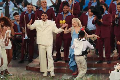 Bad Bunny se luce en el Super Bowl LX con un show homenaje a la cultura latina