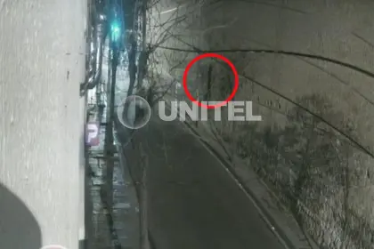 Sale a la luz video del momento en el que dos reos escapan del penal de San Pedro con ayuda de una cuerda