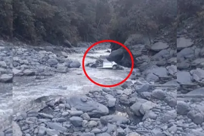 En estado crítico, uno de los tres heridos del embarrancamiento en Sud Yungas