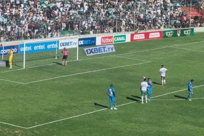 En vivo: Ricardo Centurión abre el marcador para Oriente Petrolero ante Blooming (1-0)