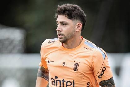 Uruguay quiere debutar con triunfo: UNITEL transmitirá el duelo ante Arabia
