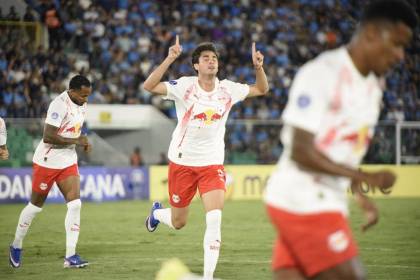 Minuto a minuto: Eduardo Sasha marca el tercer gol de Bragantino ante Blooming (0-3)