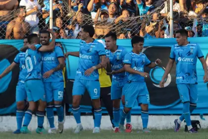 Blooming tumba a Always con golazo de Alaniz en un final caliente en Montero