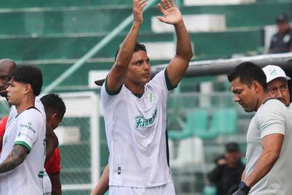 Marcelo Martins vuelve a jugar en el fútbol boliviano con Oriente después de 22 años