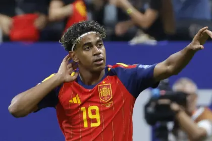 Minuto a minuto: Oyarzabal marca el tercer gol de España ante Arabia Saudita (3-0)