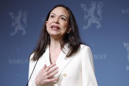 La opositora María Corina Machado dice que tuvo ayuda de EEUU para salir de Venezuela