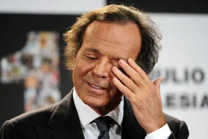 “Hay que llamarla la casita del terror”: Julio Iglesias es investigado tras denuncia de extrabajadoras de su mansión