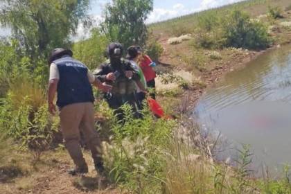 Hallan sin vida a una madre y su bebé dentro de una laguna, su suegro es el principal sospechoso