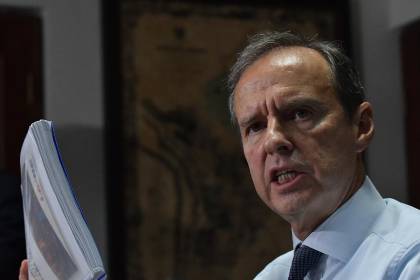 Tuto condiciona respaldo a la ley del FMI y pide al Gobierno publicar el acuerdo, incluso los “compromisos debajo la mesa”