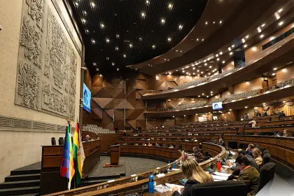 Presidente de Diputados se reúne con jefes de bancada para allanar el debate del PGE 2026