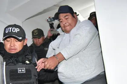 Tras ampliar su declaración por los 53 días de bloqueos, Vicente Salazar retorna a Chonchocoro bajo fuerte resguardo policial 