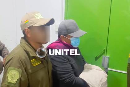 Tres policías son acusados de extorsionar a comerciantes de celulares y quedarse con su mercadería en El Alto 