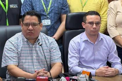 Mariaca guarda silencio y Zeballos declara ante un fiscal, ambos esperan ser puestos ante un juez 