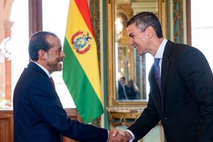 Camacho comienza su misión diplomática como embajador de Bolivia en Paraguay