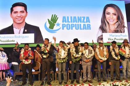 Un exabogado de Evo, dos legisladores del MAS y un exdirigente evista figuran en la lista de candidatos de Andrónico 