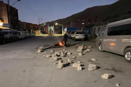 Después de 10 días de filas en las gasolineras, llega diésel a la zona de Urujara, en el ingreso a los Yungas