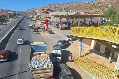 Tras casi tres meses de filas, el Gobierno admite que persisten dificultades para el abastecimiento de diésel